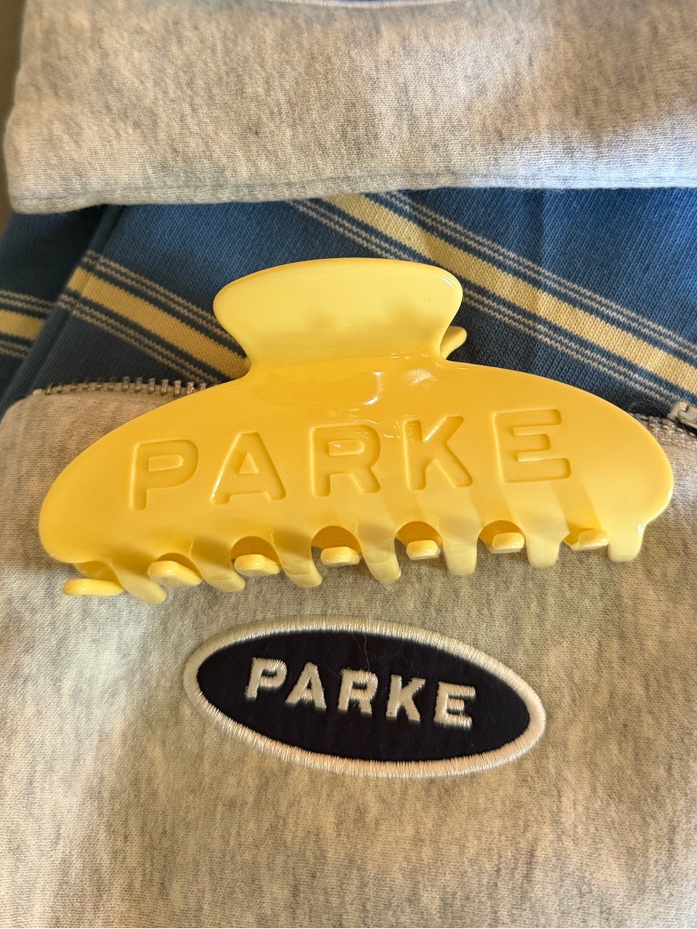 PARKE Yellow Hair Claw Clip – Secure Everyday Hold